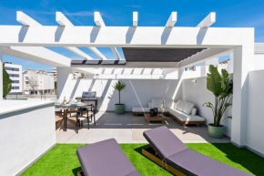 High-End Rooftop Penthouse near City & Beach